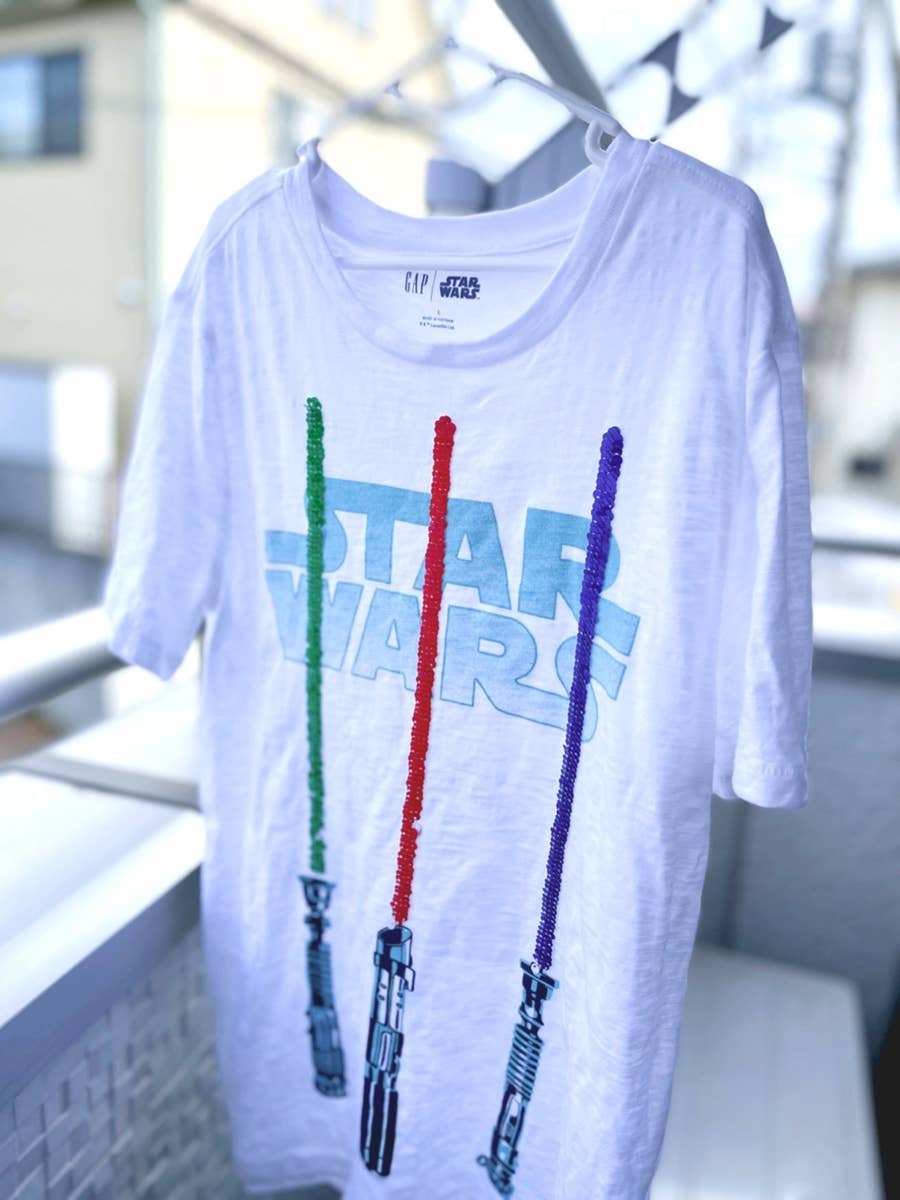 この仕掛けは斬新すぎる Gapで買った 変わり種tシャツ が楽しすぎるんですけど この仕掛けは斬新すぎる Gapで買った 変わり種tシャツ が楽しすぎるんですけど