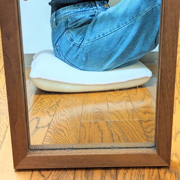 もう手放せないよ ユニクロで買った スヌーピーのさらふわクッション 超弾力があって気持ち良いの