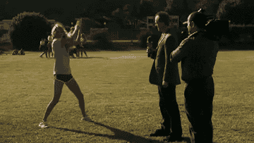taylor swift dancing and swinging her head in the movie &quot;valentine&#x27;s day&quot;