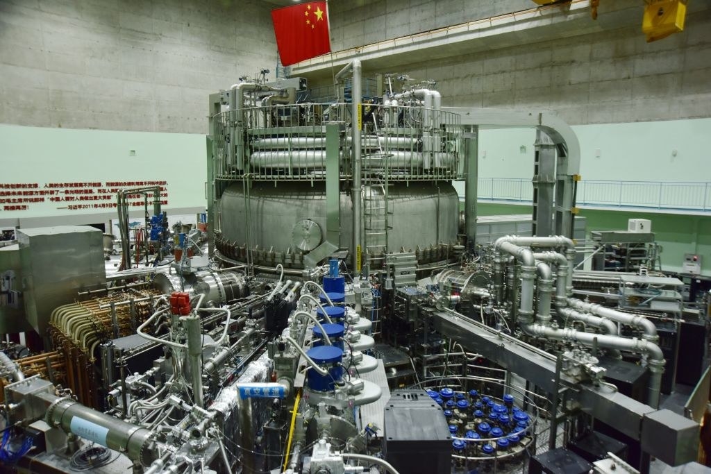 A large metal reactor that almost looks like an enormous engine