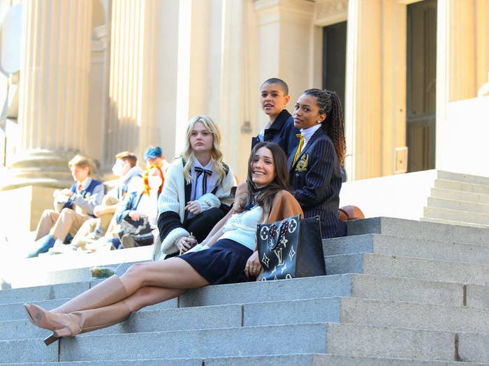 the new Gossip Girl cast on the Met steps