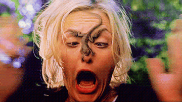 Meredith Blake screams and swallows a lizard on set of &quot;The Parent Trap&quot;