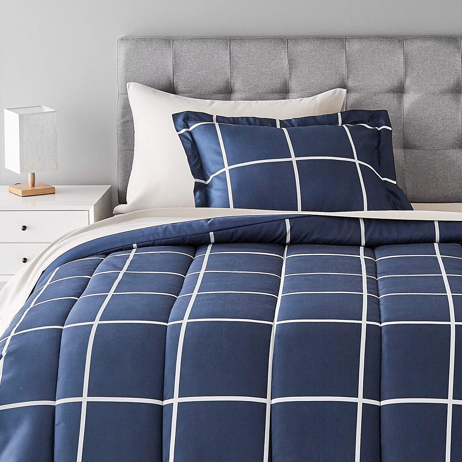 the navy and white checkered bed sheet set