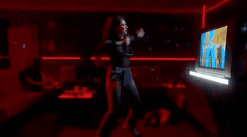 Lorde dances to &quot;Green Light&quot; while performing at the Billboard Music Awards