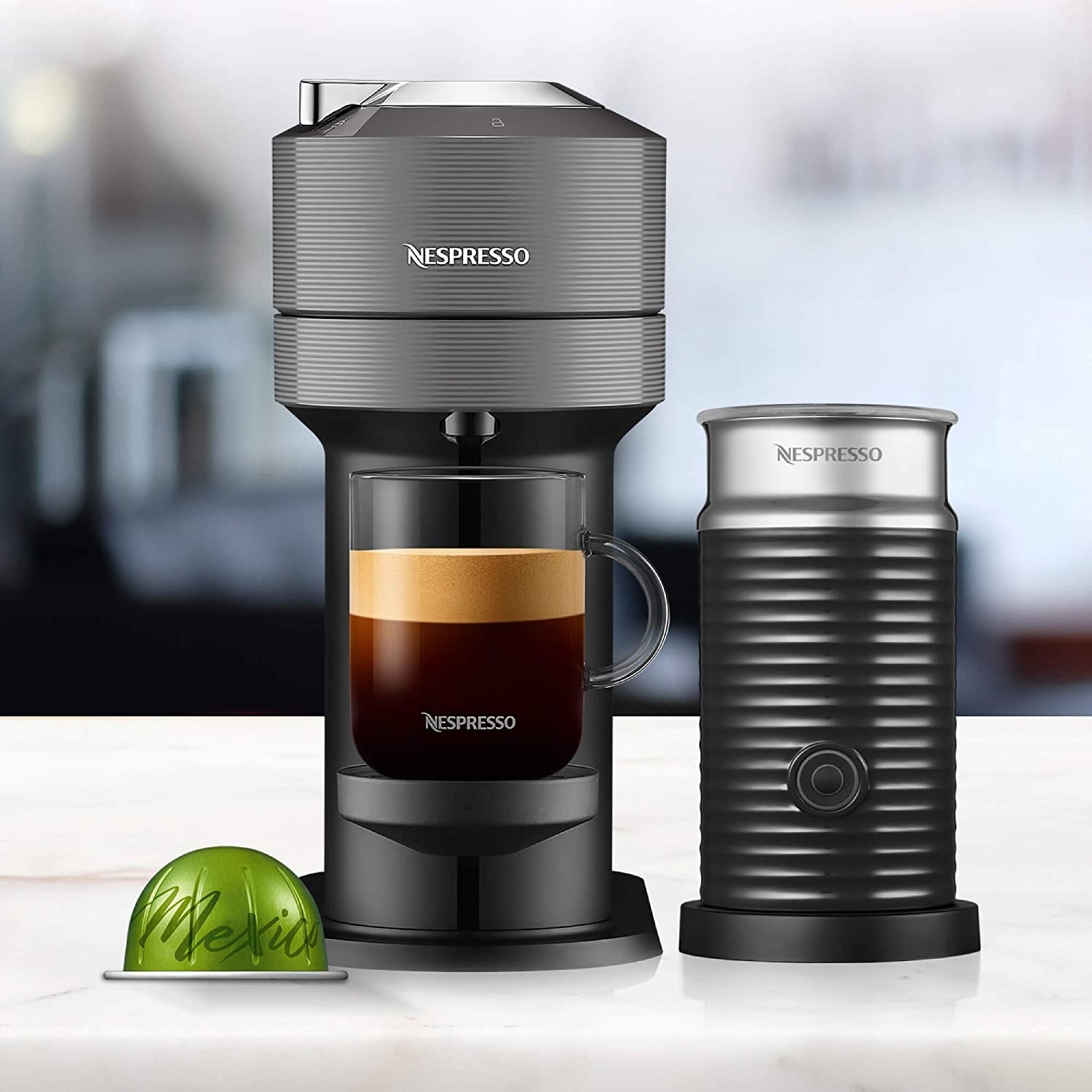 Cafetera Vertuo Next + Espumador de Leche Nespresso-Multicolor