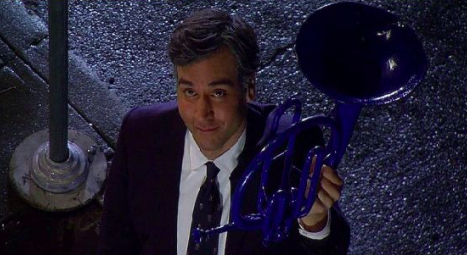 Ted shows up at Robin&#x27;s window with blue French horn