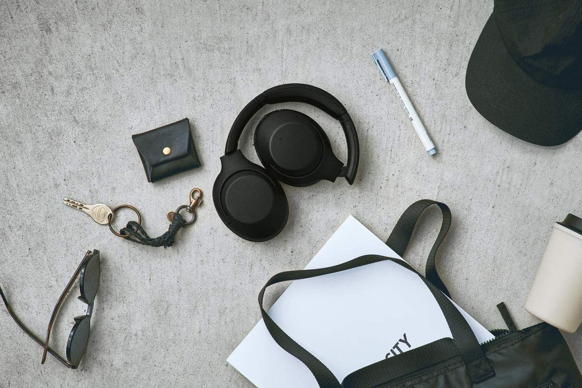 The over-the-ear-headphones in black