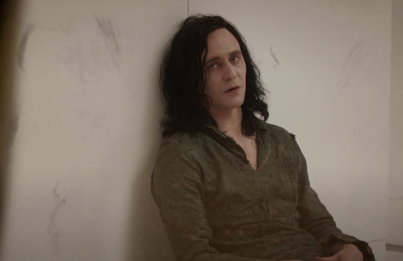 sara𓆚 on Twitter hear me out tom hiddleston but with black long hair  and no beard basically Loki httpstco8KX9dfk4E0  Twitter