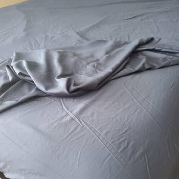 Reviewer image of dark blue sheets