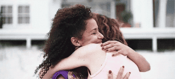 Yorkie and Kelly from &quot;Black Mirror&quot; hugging and kissing