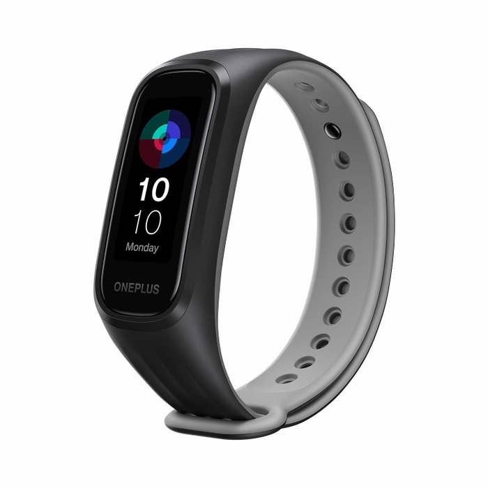 Oneplus smart band to monitor fitness