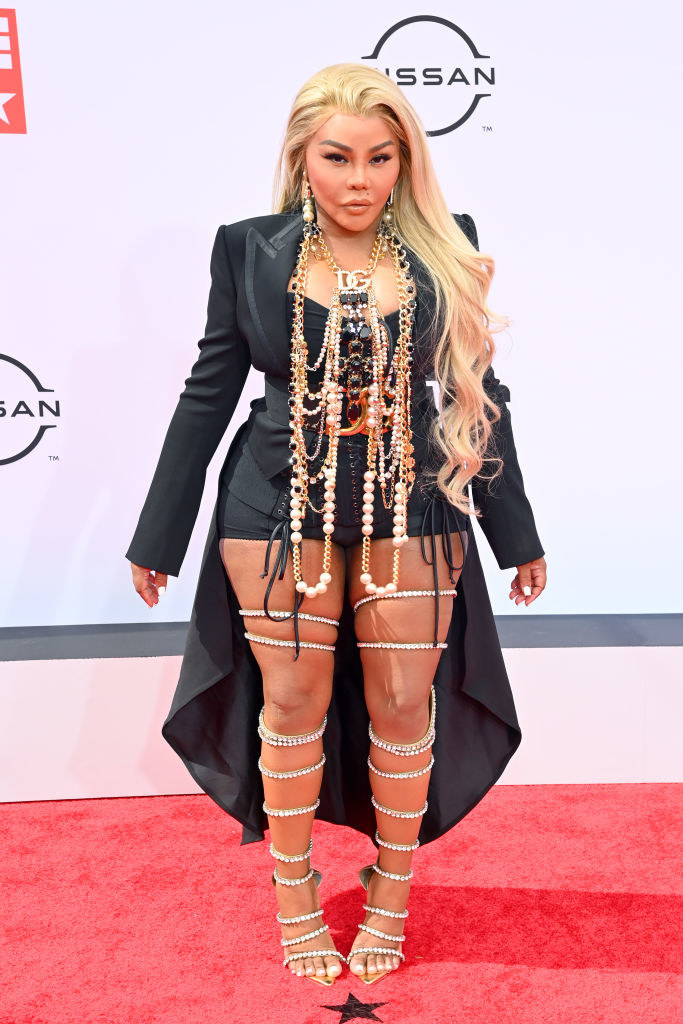 Lil&#x27; Kim attends the BET Awards 2021 in a matching blazer and shorts accessorized with long chains pearls