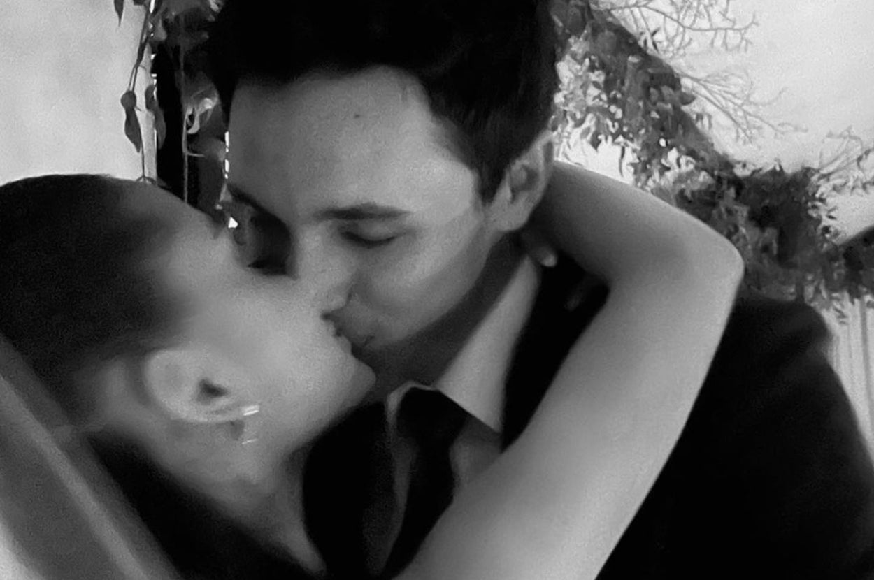 Ariana Grande and Dalton Gomez kiss