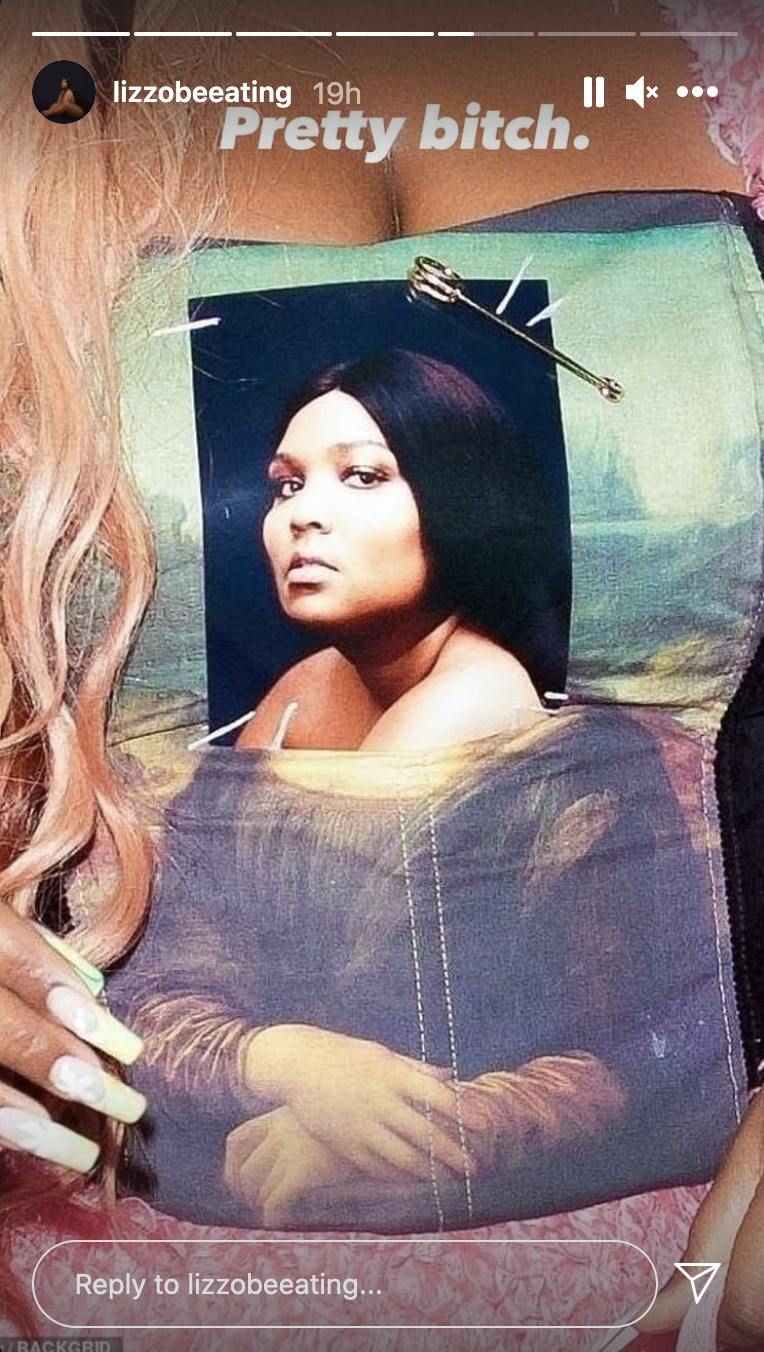 A screenshot of Lizzo&#x27;s corset, featuring the &quot;Mona Lizzo&quot;