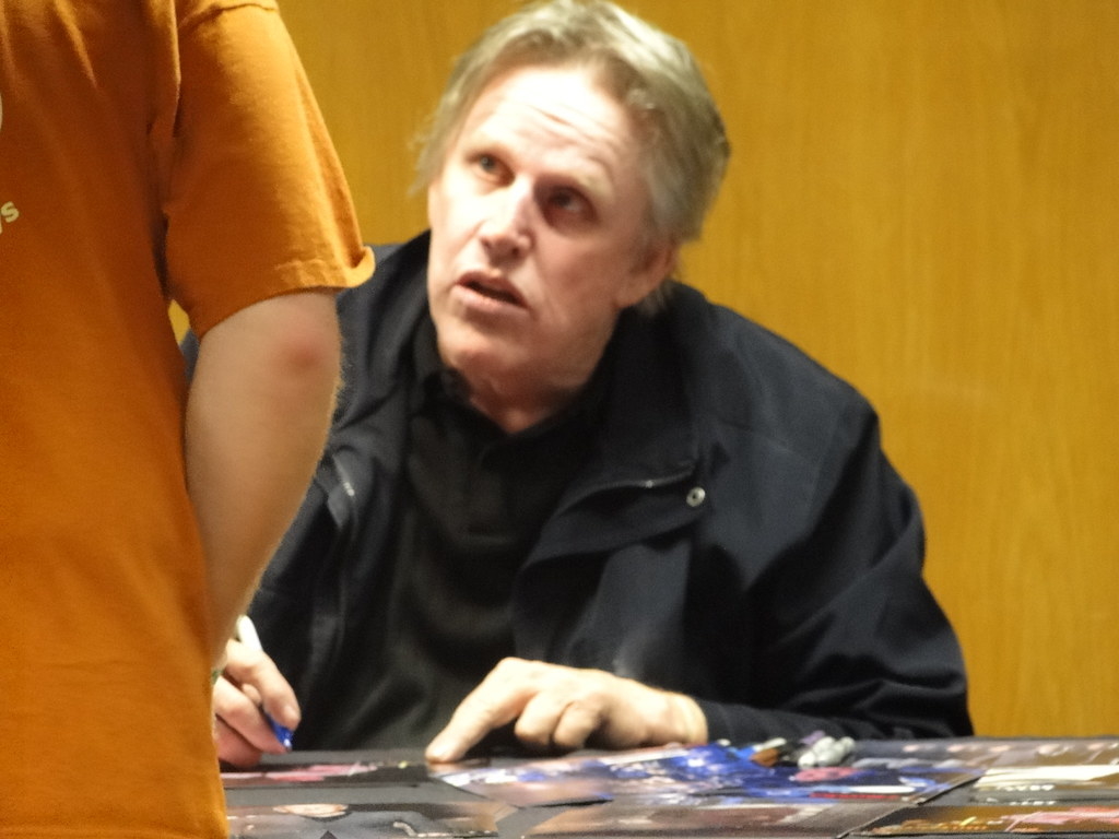 Gary Busey signs autographs in 2010