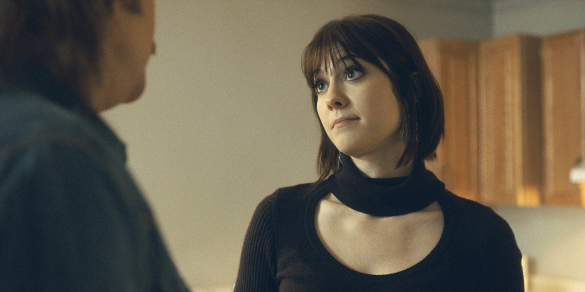 Mary Elizabeth Winstead looks at Ewan McGregor in Fargo