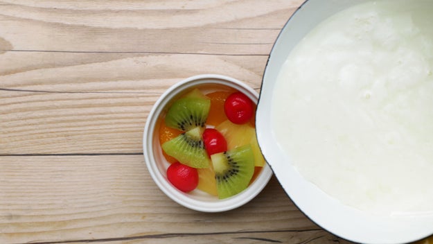 ぷるぷるフルーツ牛乳寒天 ココットで可愛く