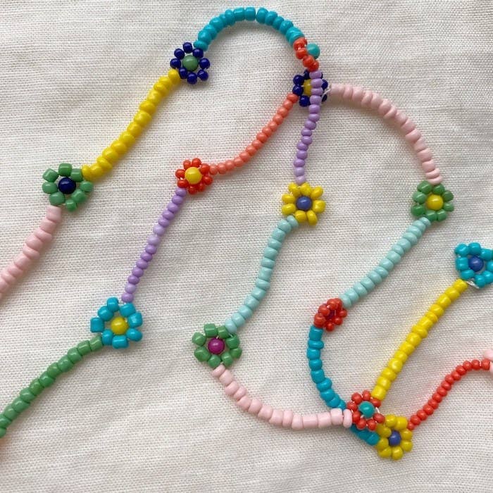 お花の形が可愛い Zaraの 新作アクセサリー 夏のシンプルコーデが華やかになりました