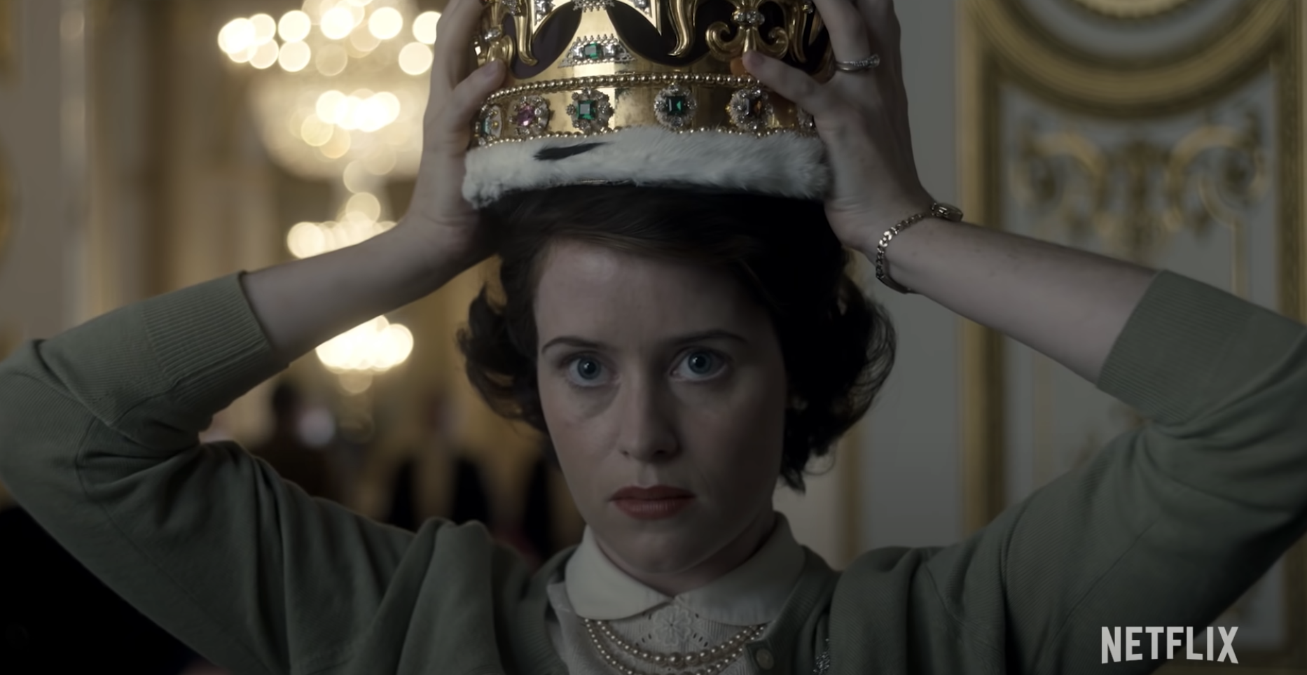 The Queen wearing her crown in the Netflix series