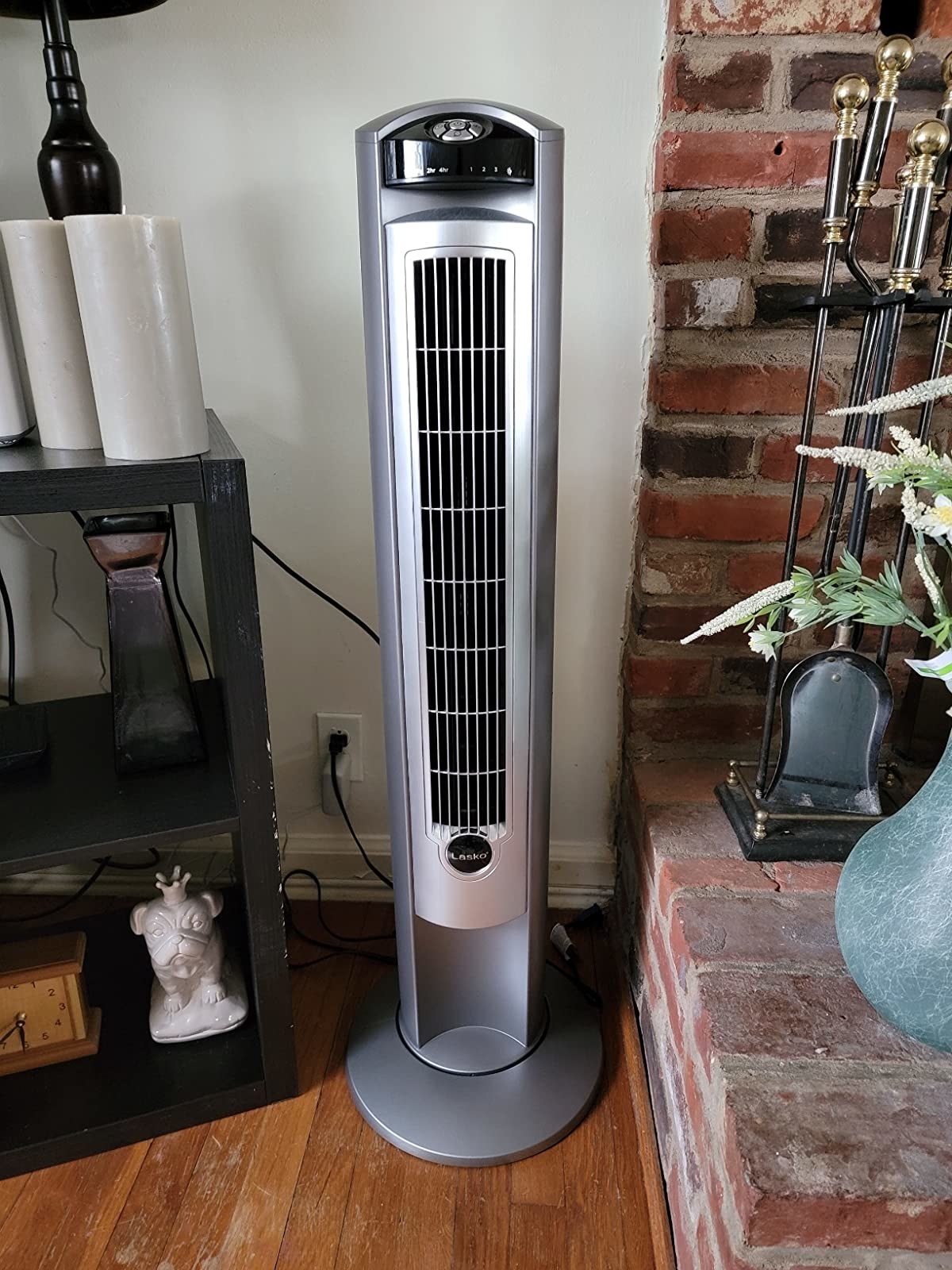Reviewer&#x27;s tower fan placed in living room