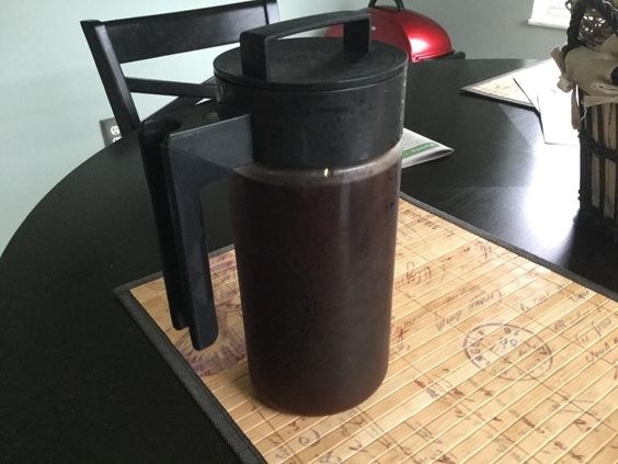 the cold brew maker with cold brew in it