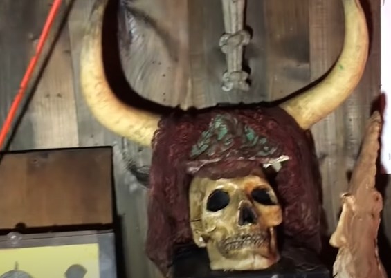 Skull with horns