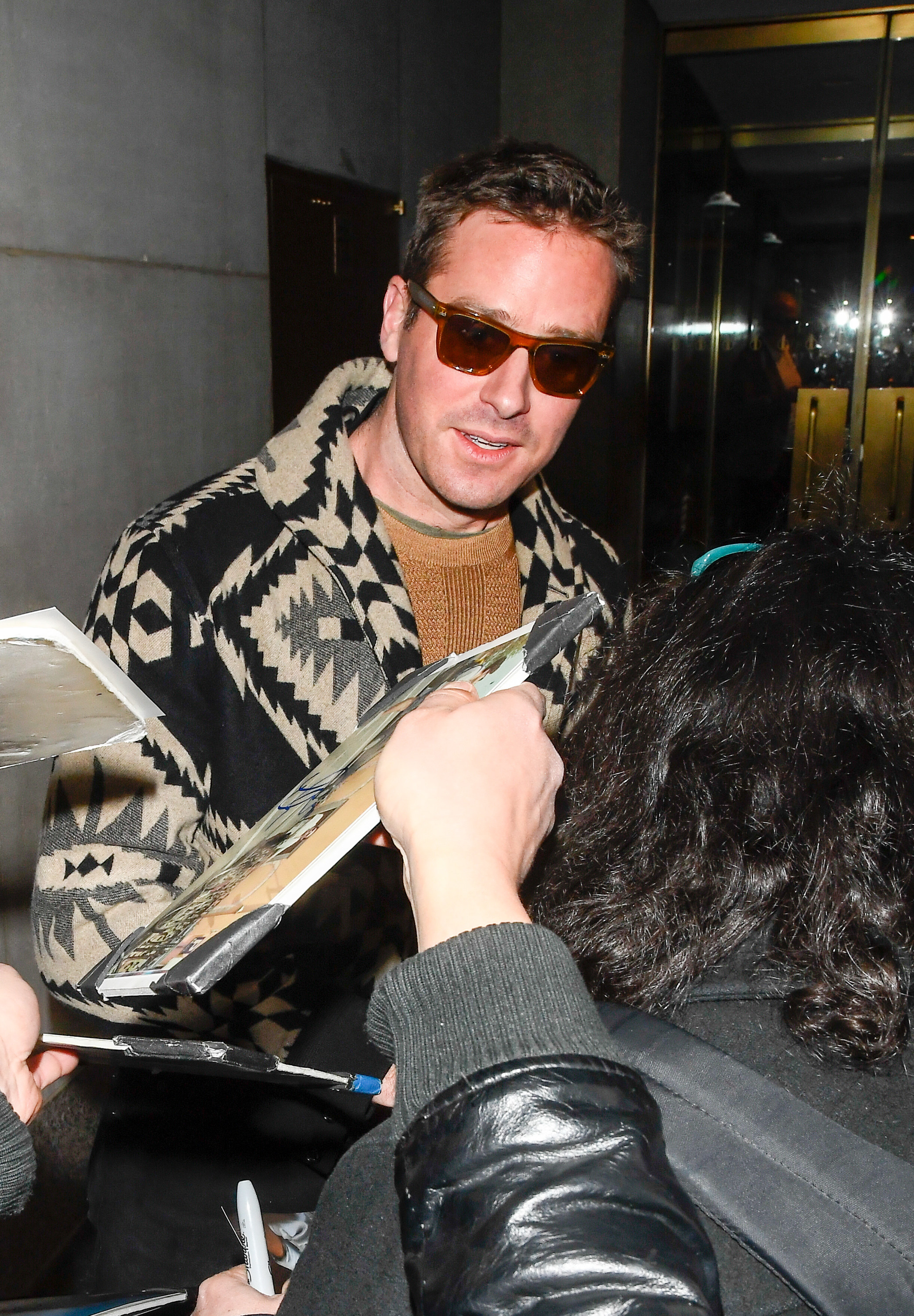 Hammer signs autographs outside the Today Show