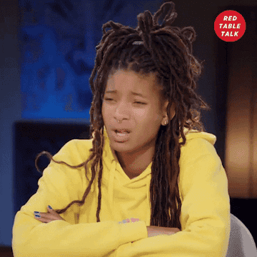 Willow Smith shakes her head in agreement