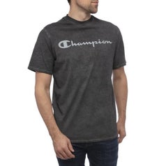 model wearing T-shirt in grey