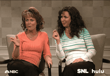 Amy Poehler and Maya Rudolph begin laughing on SNL