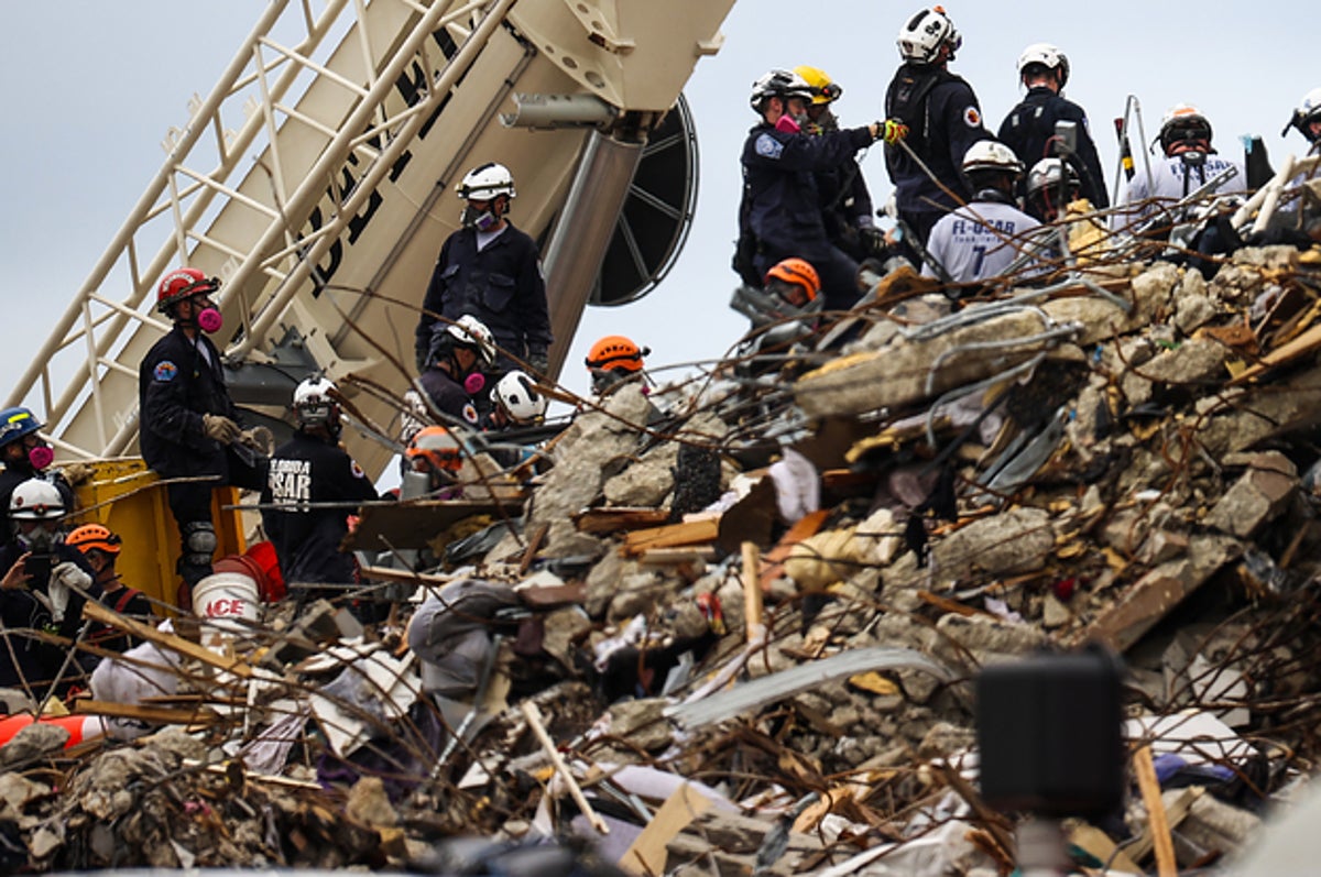 Rescue Efforts In The Miami Building Collapse Have Been Halted Over Fears The Re..