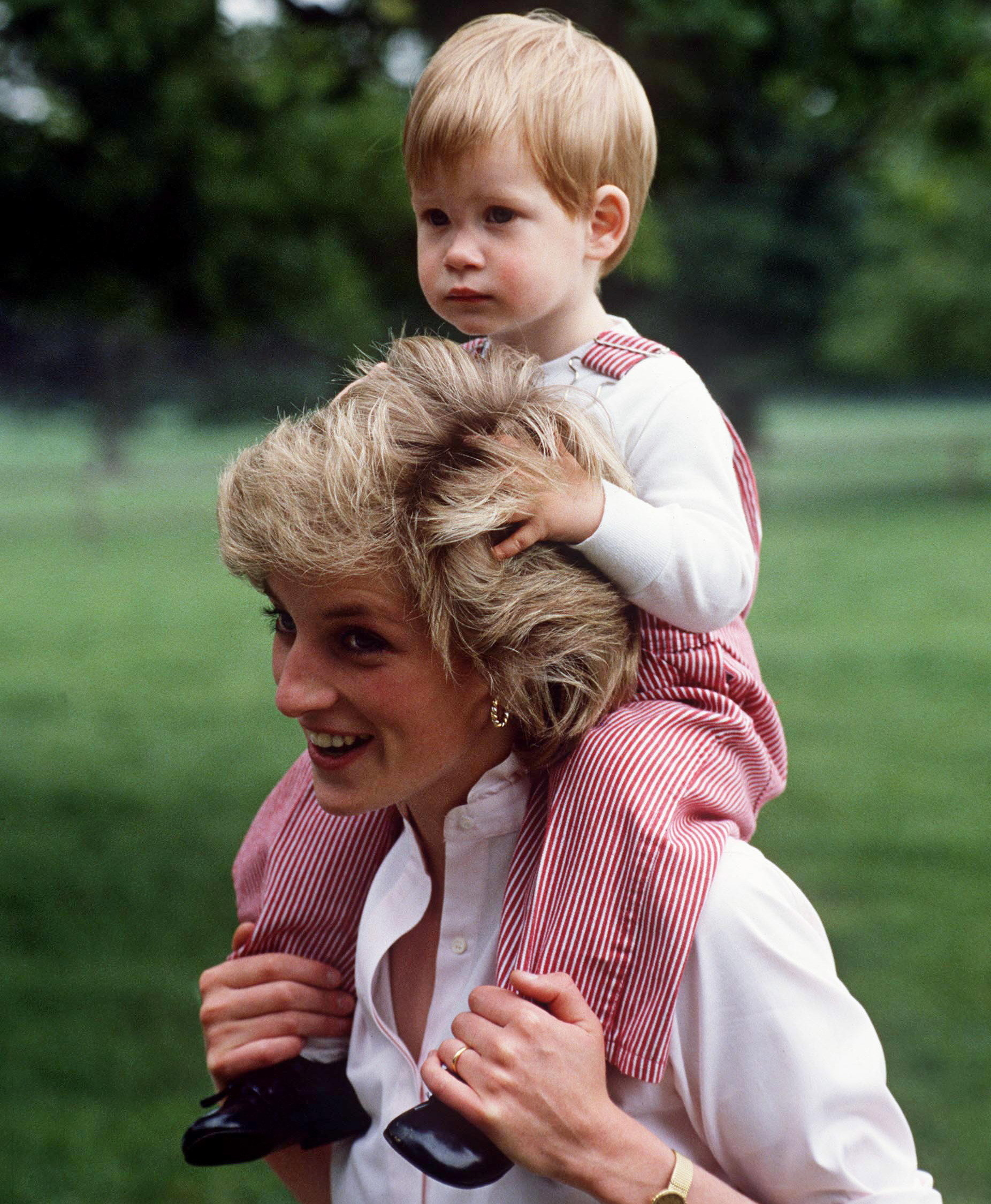 Prince William And Harry Young