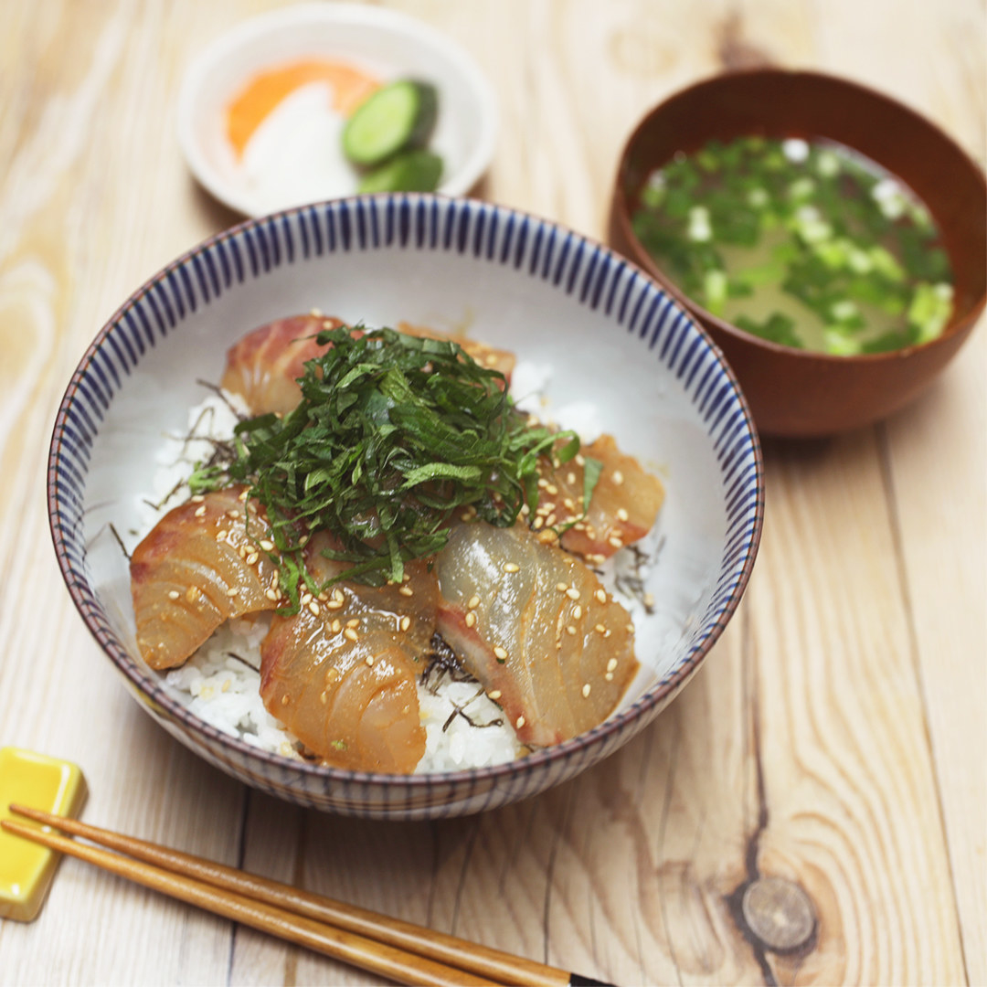 いつもの刺身が劇的に美味しくなる 最高の漬け丼の作り方