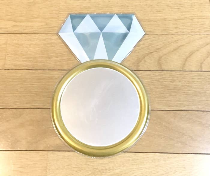 カインズ「ウォールミラーステッカー」