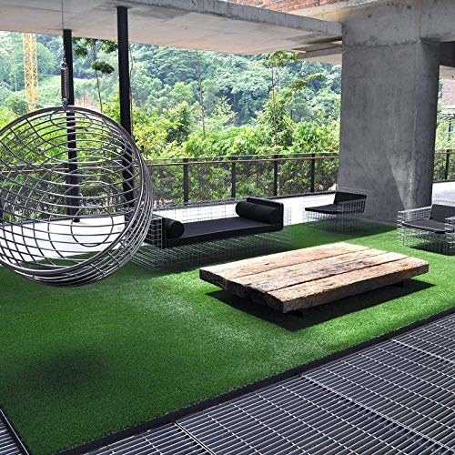 The grass carpet laid out in a balcony
