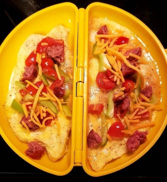 Reviewer's picture of the omelette press
