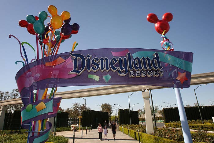 Disneyland Resort sign