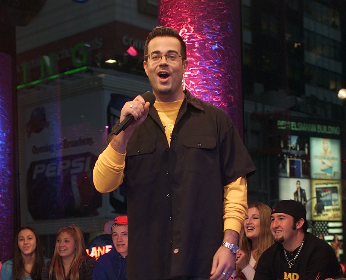 Carson Daly on the set of TRL