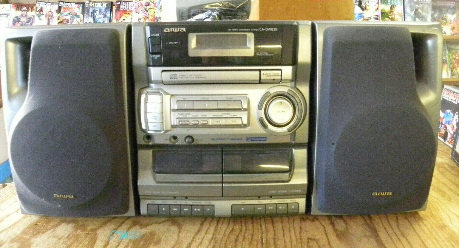 A late &#x27;90s boombox