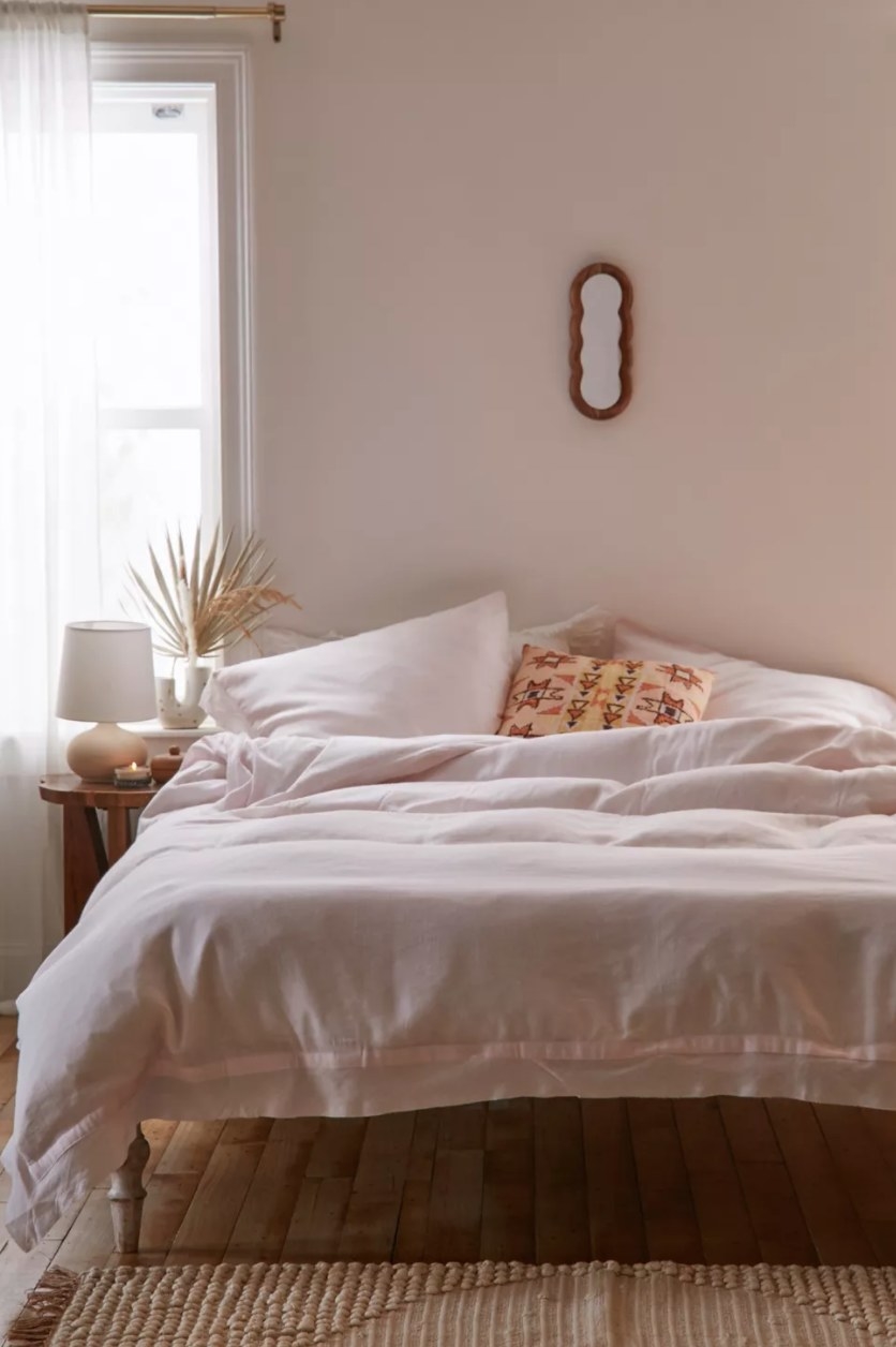 the linen duvet cover in pink