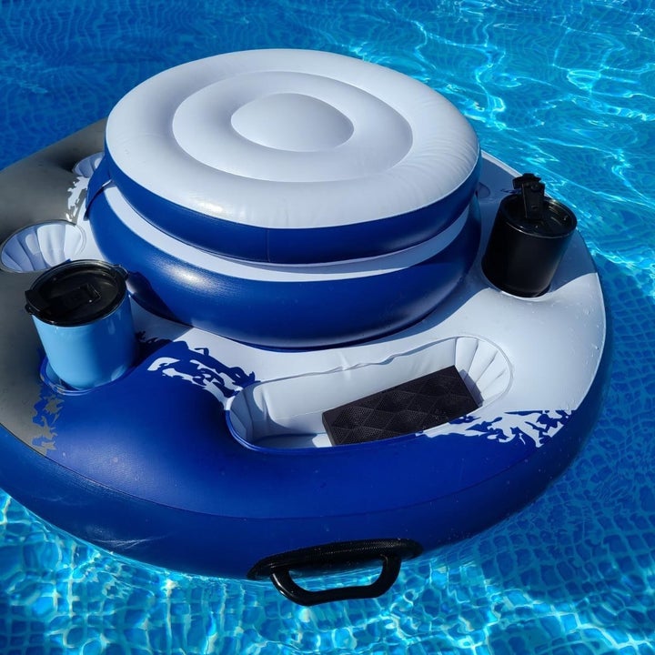 Reviewer image of cooler with lid on