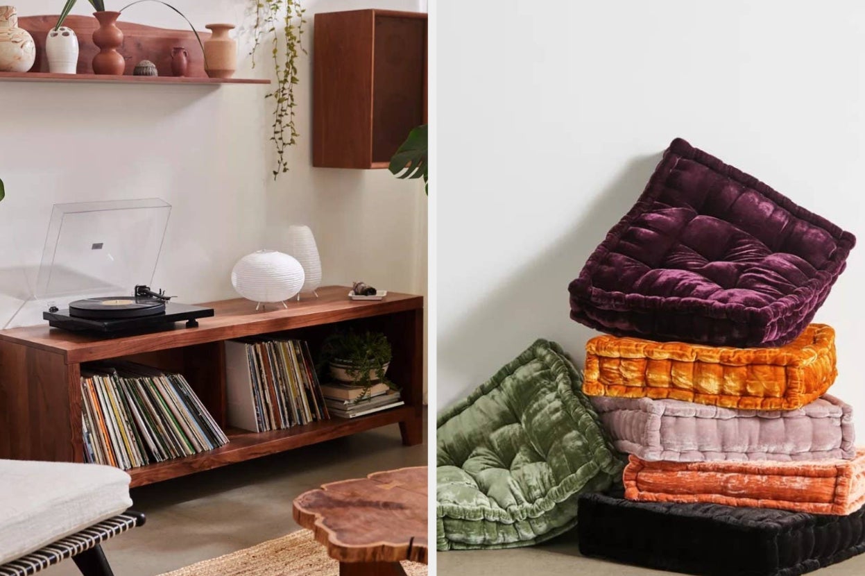 record holder and pillows 