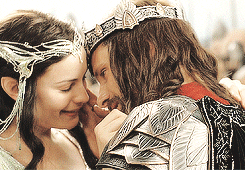 Arwen &amp;amp; Aragorn kissing.