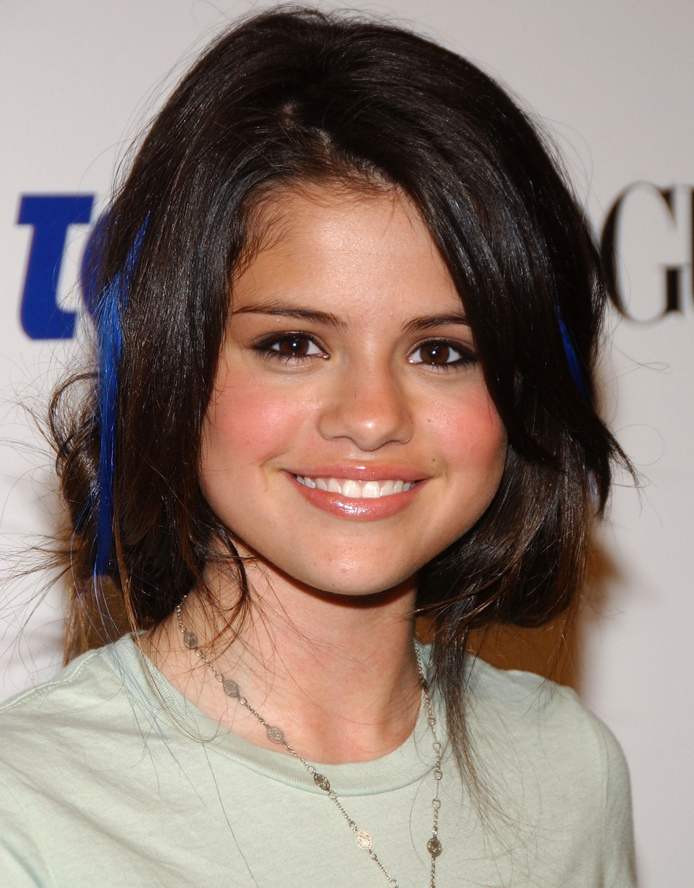 Selena Gomez is photographed with a streak of blue hair at the 2007 Teen Vogue young Hollywood party