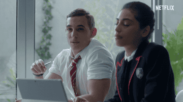 Elite Netflix two students in uniforms