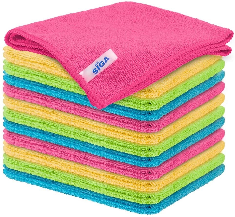 The stack of microfiber wash cloths