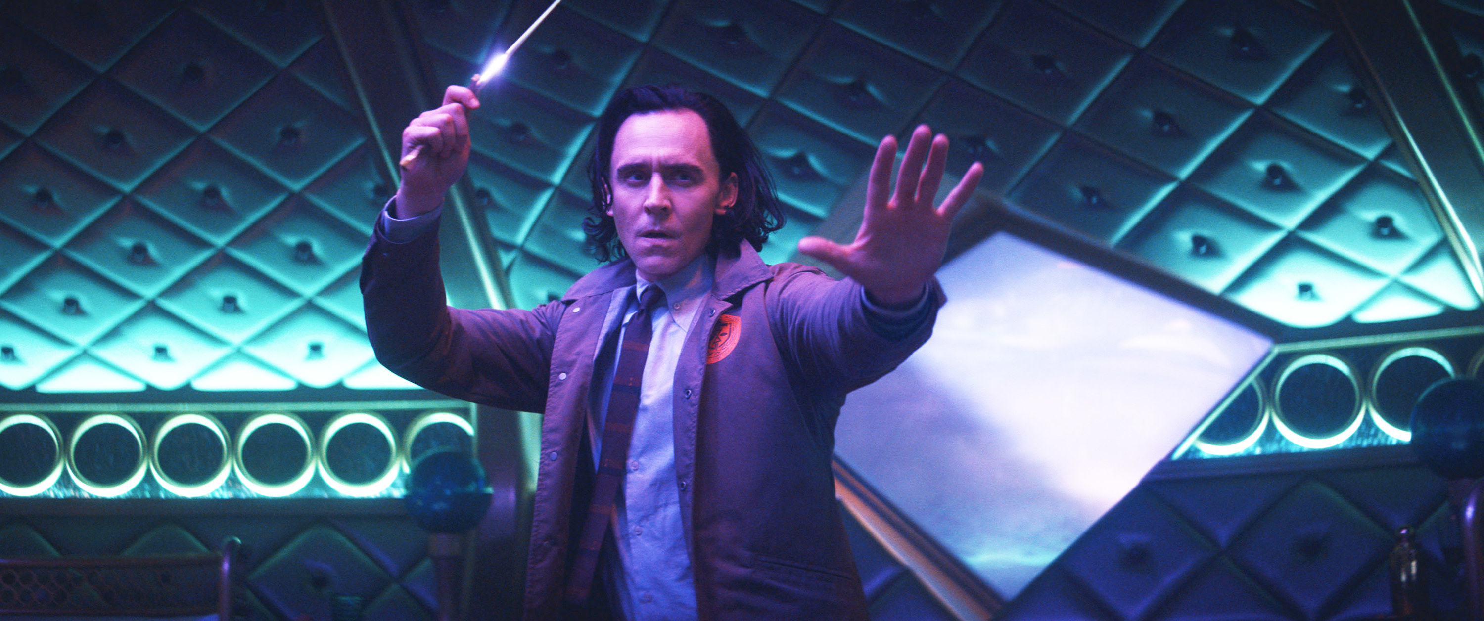 Loki' Director Kate Herron Breaks Down Episode 1, Its 'Avengers: Endgame'  Footage – The Hollywood Reporter