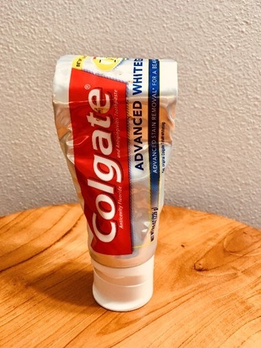 Colgate White Toothpaste to remove stains