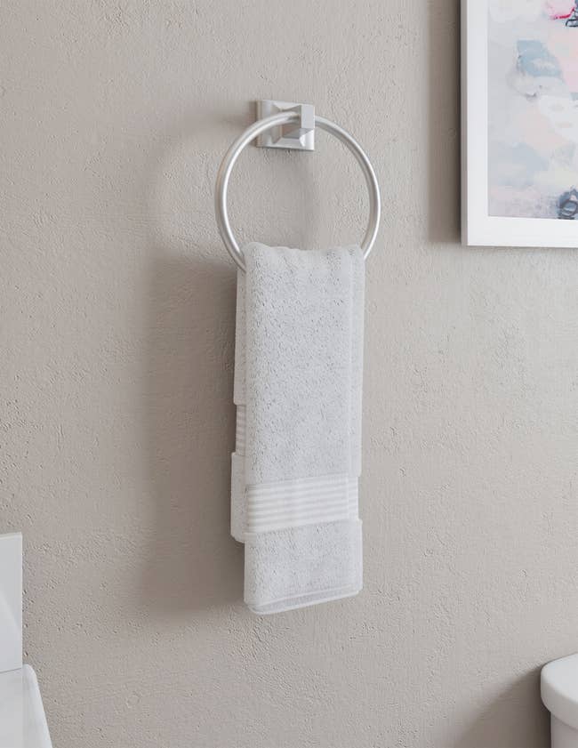 a towel hanging on the ring