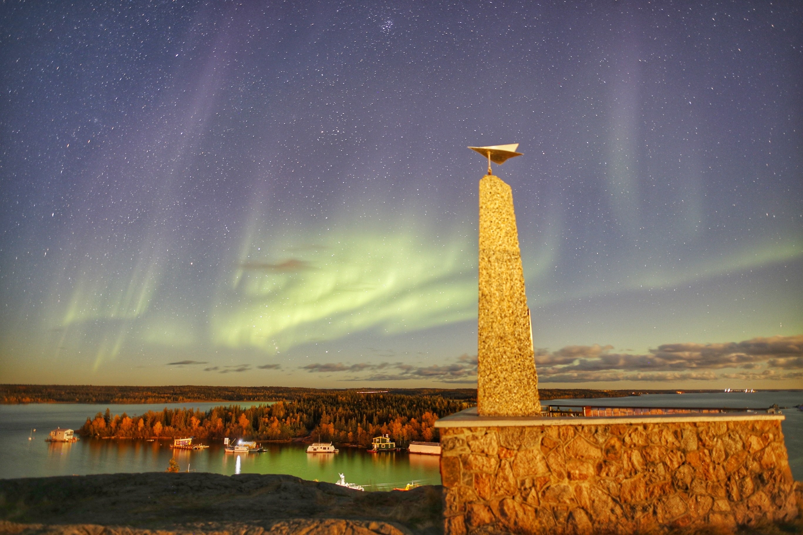 The city of Yellowknife and the northern lights